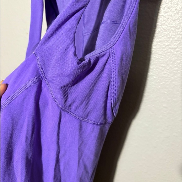 Lululemon 🍋🍇Purple top - Picture 4 of 7